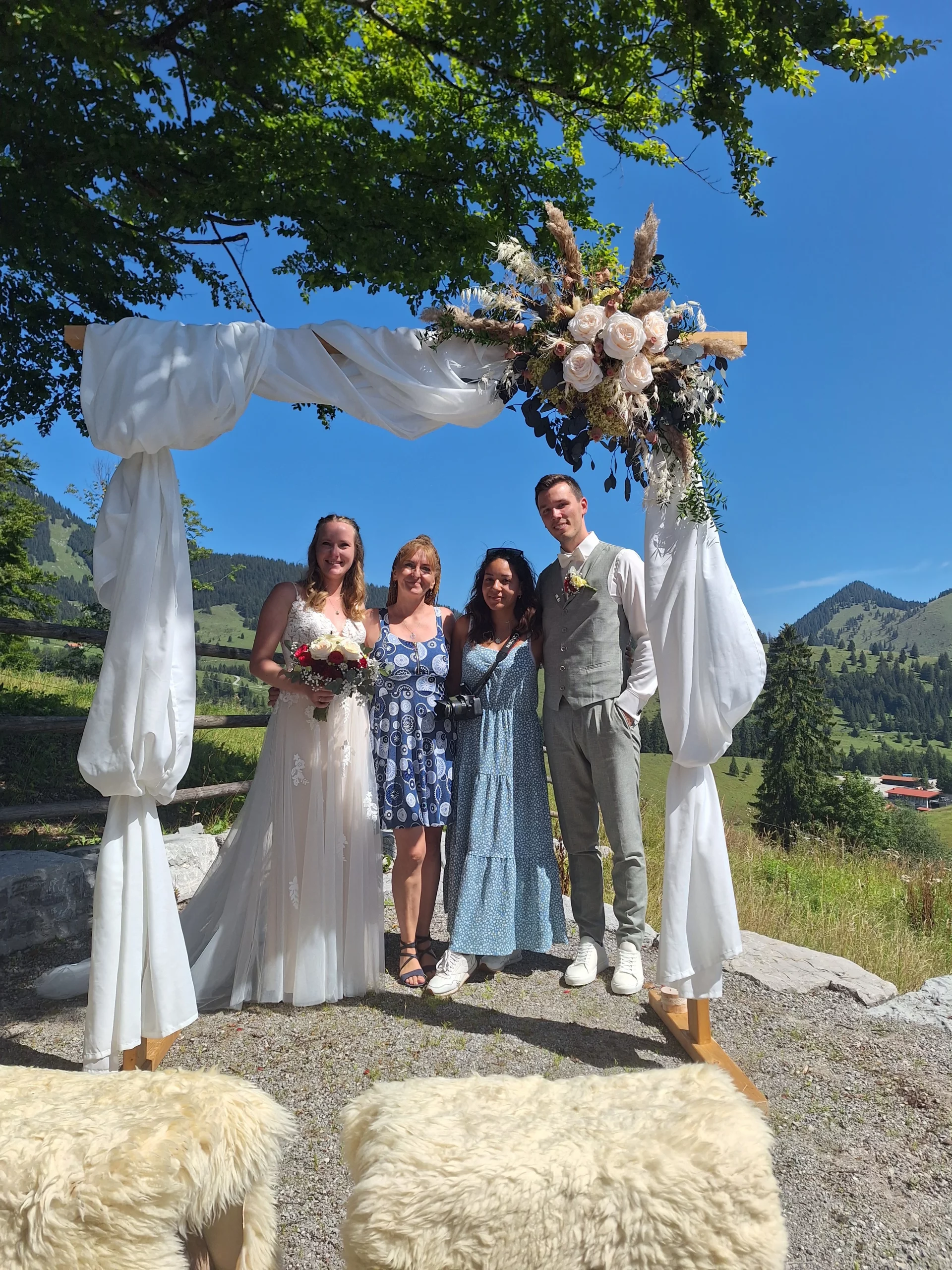 freie Trauung in den Bergen<br />
Traurednerin<br />
Hochzeitsfotografin